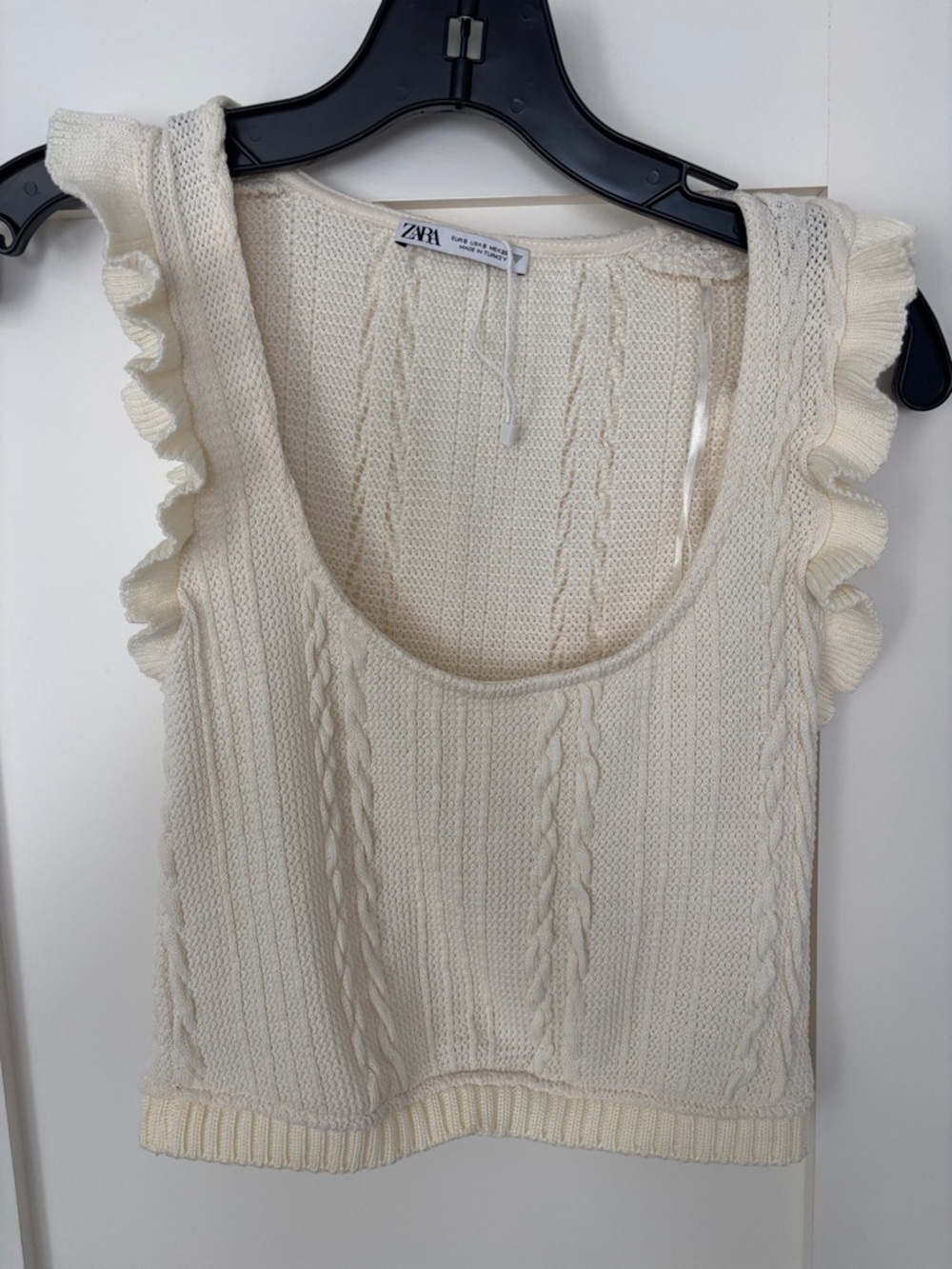 Zara Cream cable Knit Ruffle-Trim Tank Sz S